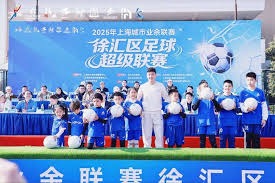 内蒙古足球协会会长周纯杰调研足球频道推动发展